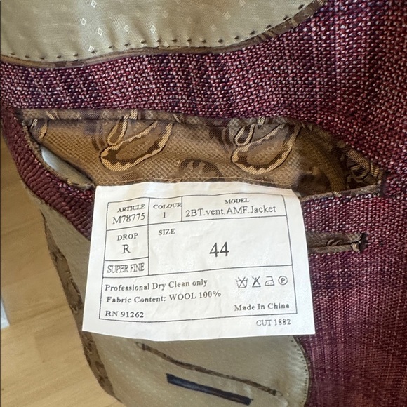 Mantoni Men's Purple Plaid Blazer Wrinkle Free Fabrics 44R - Picture 8 of 10